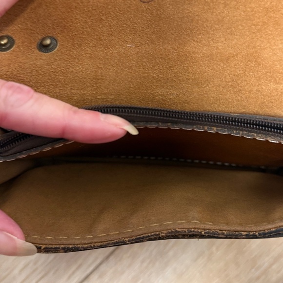 Patricia Nash Torri Clutch Heritage with Embossed Logo - Picture 12 of 13